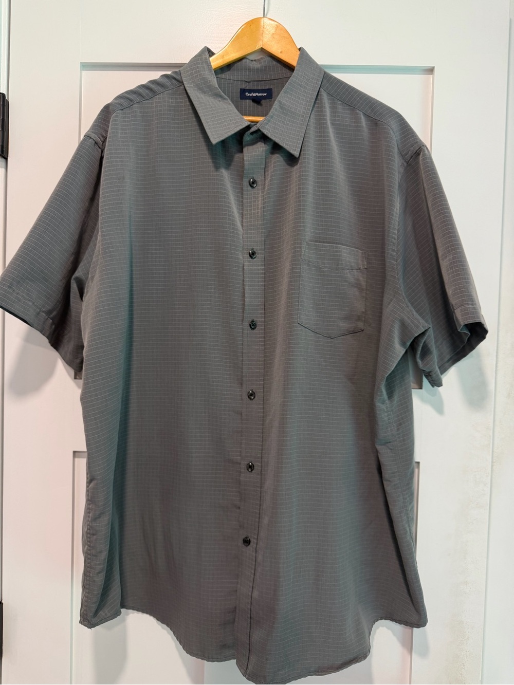 Croft & Barrow Men's Short-Sleeve Gray Button-Up Shirt